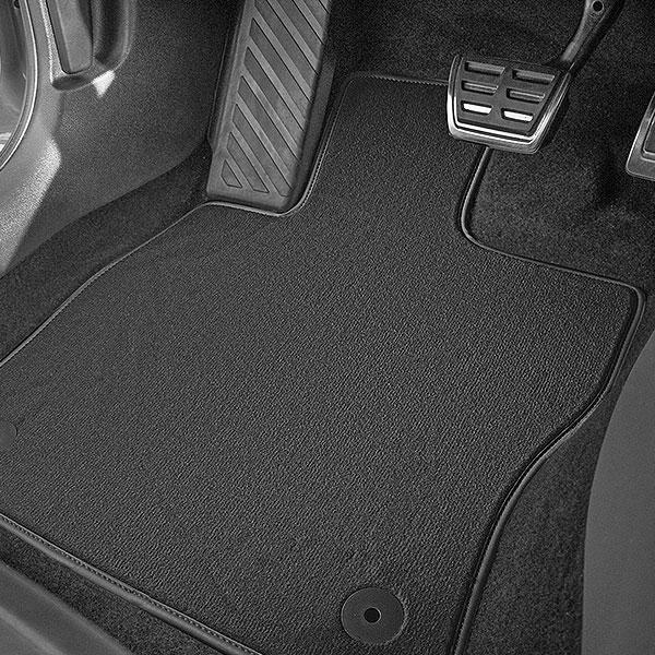 Elige el color que combine con tu estilo y coche.