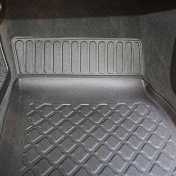Tappetini auto a vaschetta BMW Serie 5 E60, fabbricazione 07.2003 - 02.2010, carrozzeria berlina | 602058