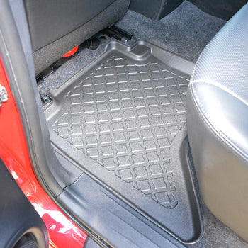 Tappetini auto a vaschetta Toyota Hilux, fabbricazione 09.2016 - presente, carrozzeria pick-up doppia cabina | 603380