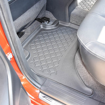 Tappetini auto a vaschetta Mitsubishi L200, fabbricazione 06.2015 - presente, carrozzeria pick-up doppia cabina | 603495