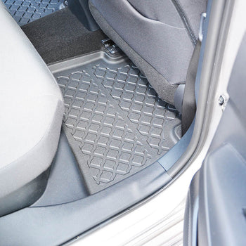 Tappetini auto a vaschetta Suzuki Swace Hybrid, fabbricazione 11.2020 - presente, carrozzeria auto famigliare | 603388