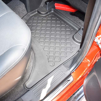 Tappetini auto a vaschetta Mitsubishi L200, fabbricazione 06.2015 - presente, carrozzeria pick-up doppia cabina | 603495