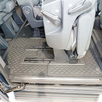 Tappetini auto a vaschetta Ford Tourneo Custom, fabbricazione 01.2013 - 2018, carrozzeria van passo l1 e l2, cambio manuale e automatico, terza fila | 693145