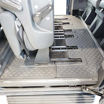 Tappetini auto a vaschetta Ford Tourneo Custom, fabbricazione 01.2013 - 2018, carrozzeria van passo l1 e l2, cambio manuale e automatico, terza fila | 693145