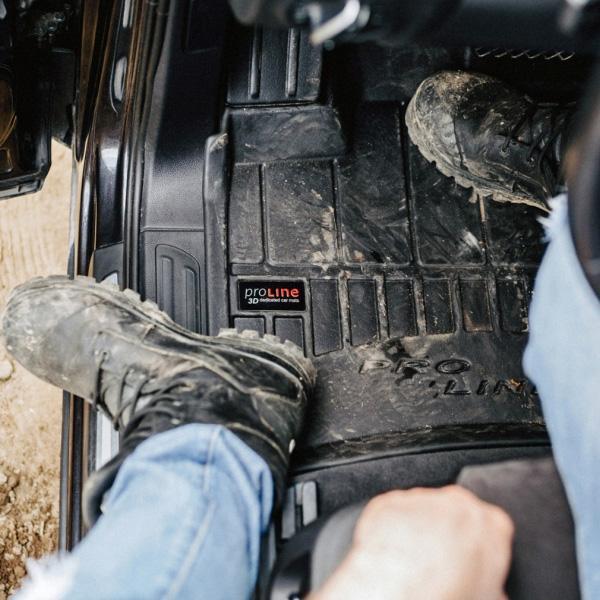 PROTEZIONE RINFORZATA SUL BATTITACCO DEL CONDUCENTE