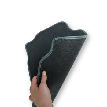 Tappetini auto in moquette (nero) Skoda Scala, fabbricazione 04.2019 - presente, carrozzeria hatchback, sistema di fissaggio tondo | 1072754GRAY